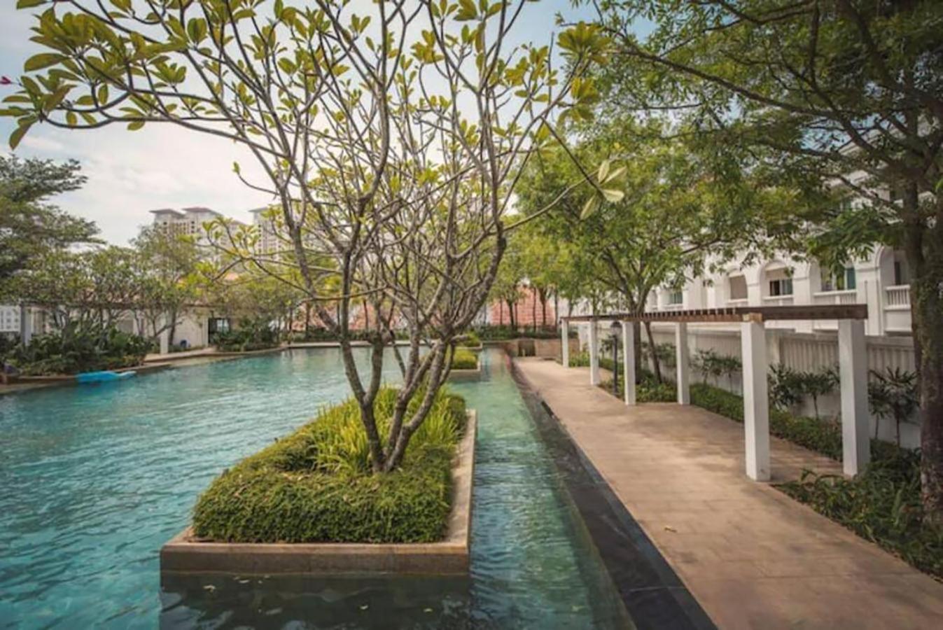 Tree Premier Suite Strait Quay Luxury Marina Suite Tanjung Tokong Eksteriør bilde